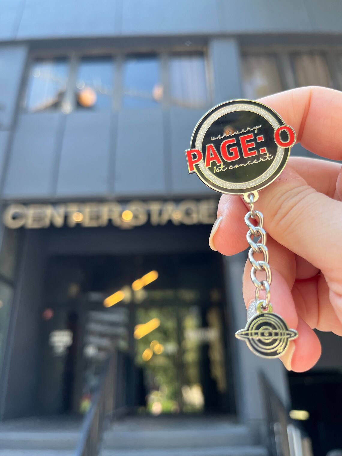 VeriVery Page:O Tour Enamel Pin