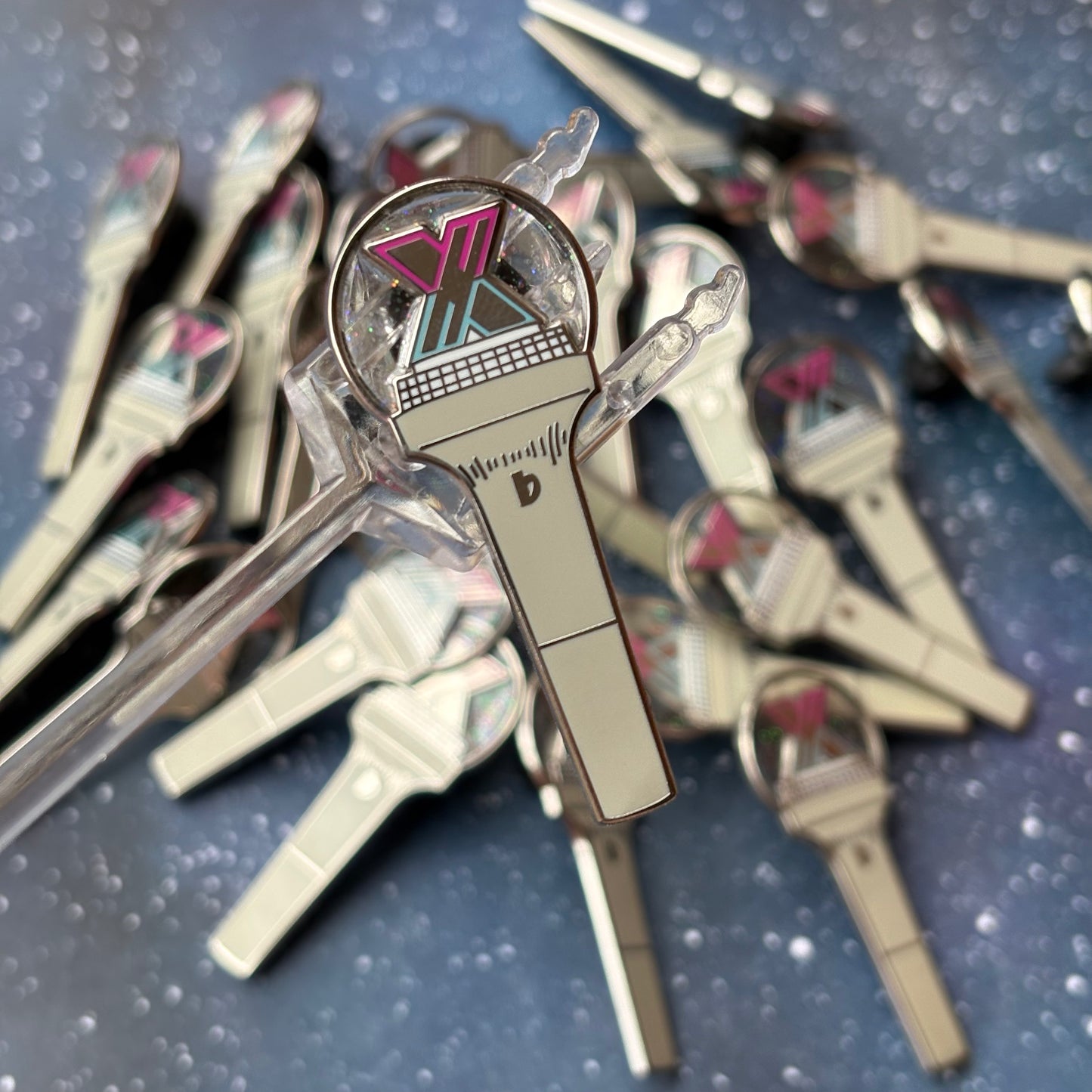 Xdinary Heroes Flatbong Lightstick Enamel Pin